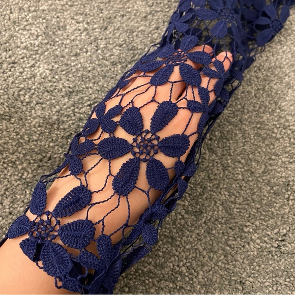 Reverse Navy Blue Crop Top with Crochet Flower Lace Sleeves (BNWT) - Picture 7 of 9
